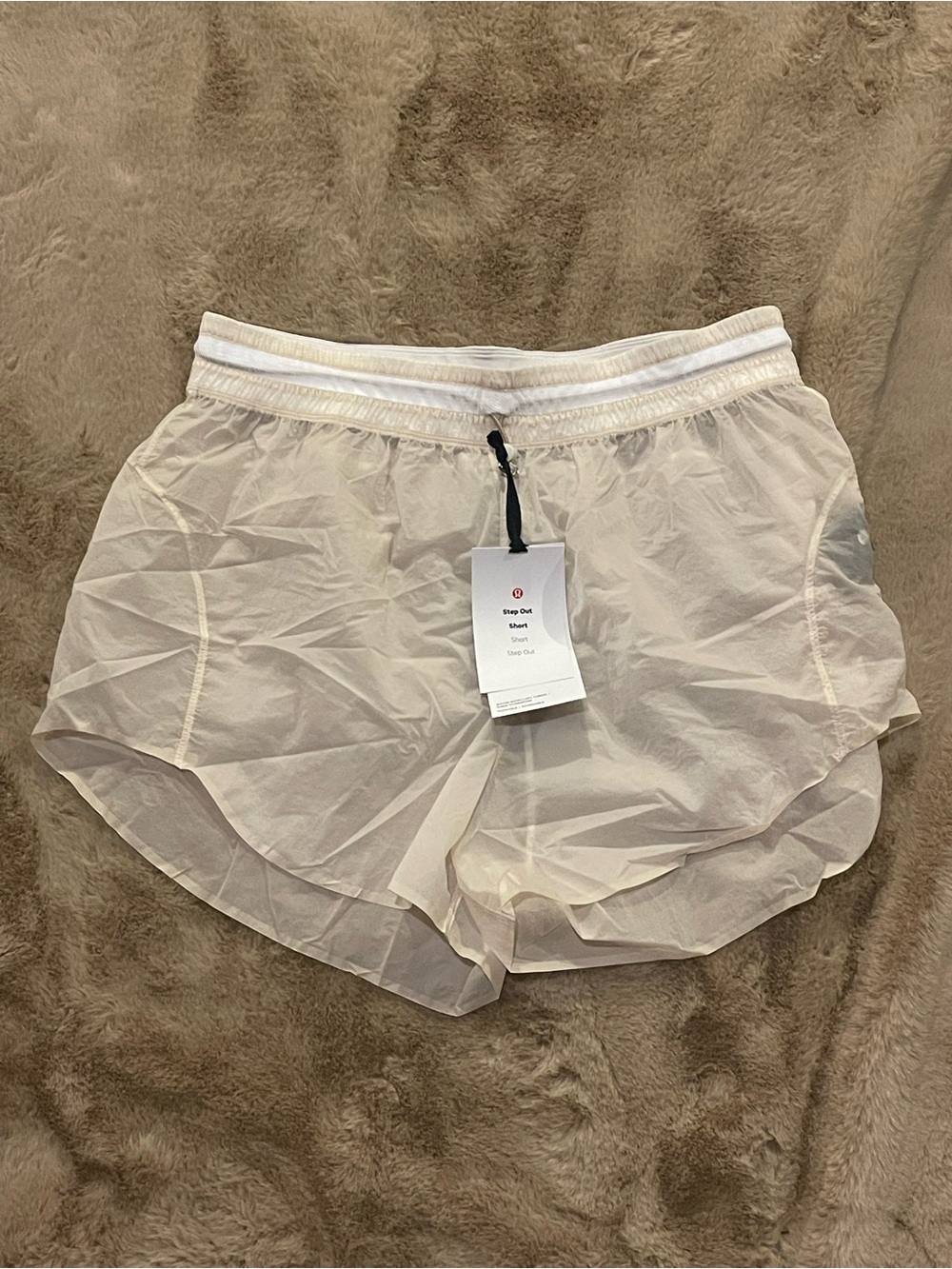 LULULEMON STEP OUT SHORT 14 XXL TAN LAYER OVER LEGGINGS ADDED PROTECTION NEW NWT